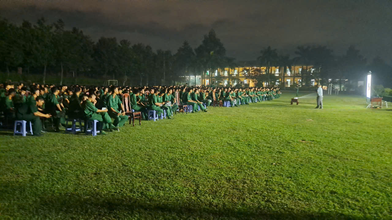 Hướng nghiệp cho bộ đội xuất ngũ tại Trung Đoàn 31 và Lữ Đoàn Tăng Hướng nghiệp cho bộ đội xuất ngũ tại Trung Đoàn 31 và Lữ Đoàn Tăng