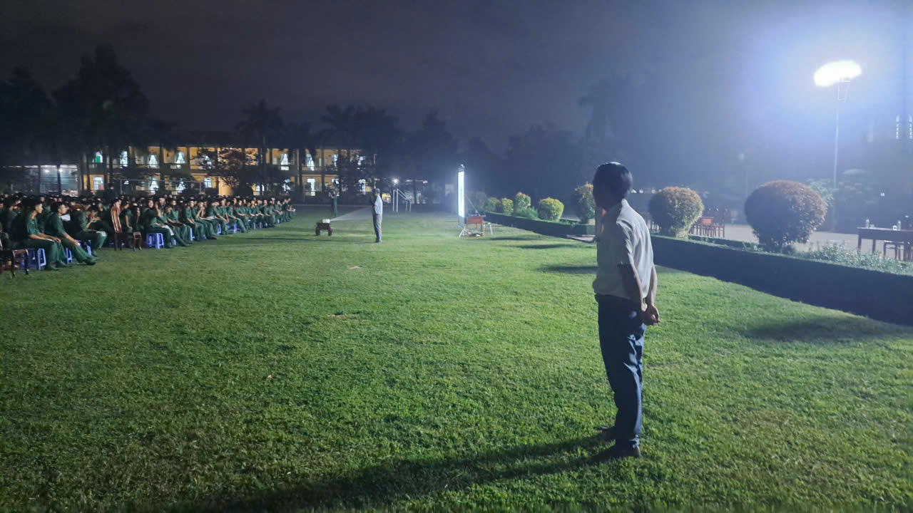 Hướng nghiệp cho bộ đội xuất ngũ tại Trung Đoàn 31 và Lữ Đoàn Tăng Hướng nghiệp cho bộ đội xuất ngũ tại Trung Đoàn 31 và Lữ Đoàn Tăng