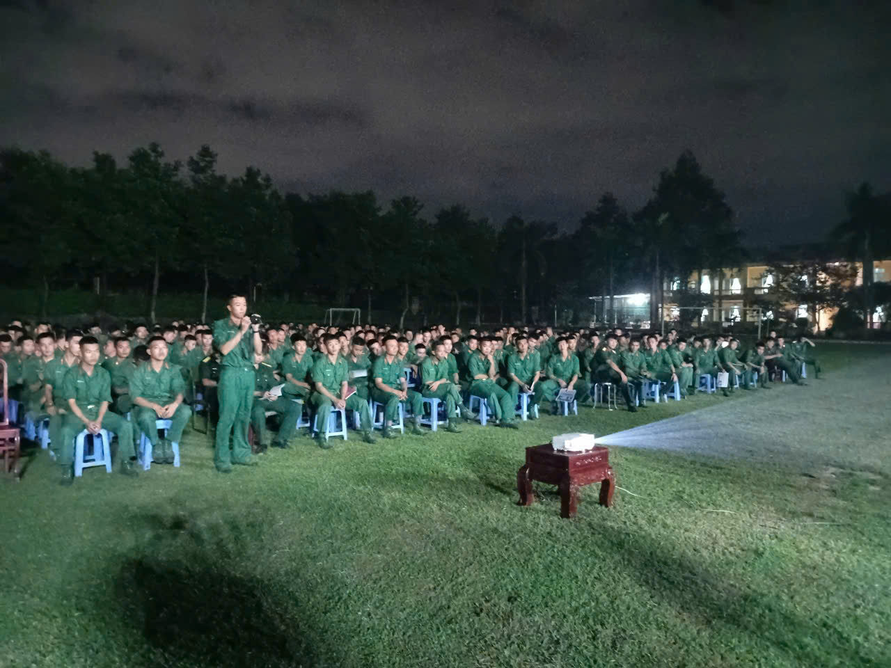 Hướng nghiệp cho bộ đội xuất ngũ tại Trung Đoàn 31 và Lữ Đoàn Tăng Hướng nghiệp cho bộ đội xuất ngũ tại Trung Đoàn 31 và Lữ Đoàn Tăng