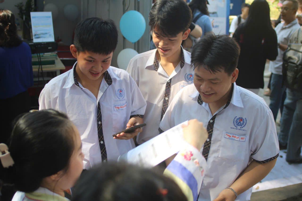 Hướng Nghiệp cho học sinh các trường PTTH trên địa bàn Trảng Bom