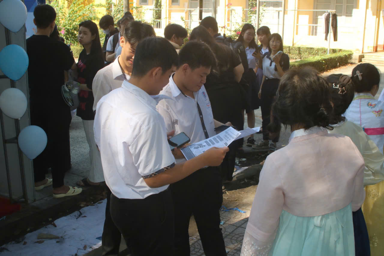 Hướng Nghiệp cho học sinh các trường PTTH trên địa bàn Trảng Bom