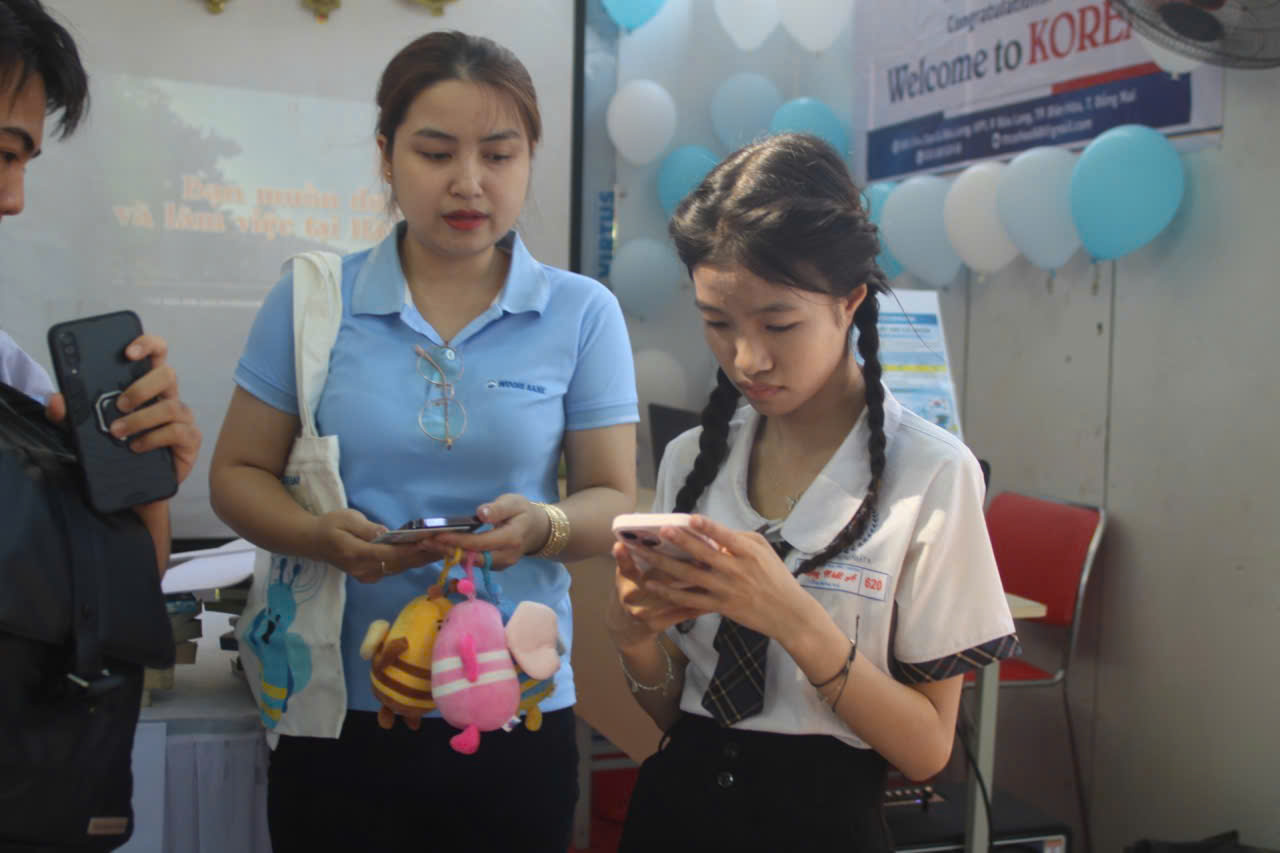 Hướng Nghiệp cho học sinh các trường PTTH trên địa bàn Trảng Bom