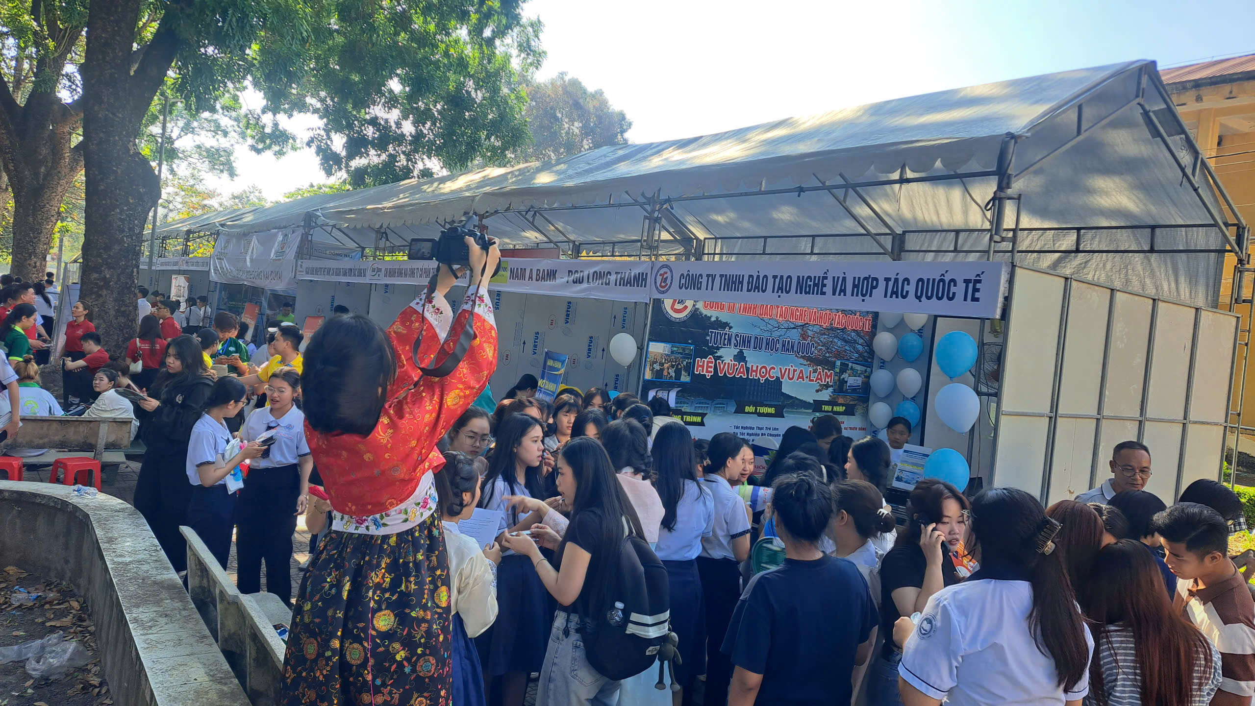 Hướng Nghiệp cho học sinh các trường PTTH trên địa bàn Trảng Bom